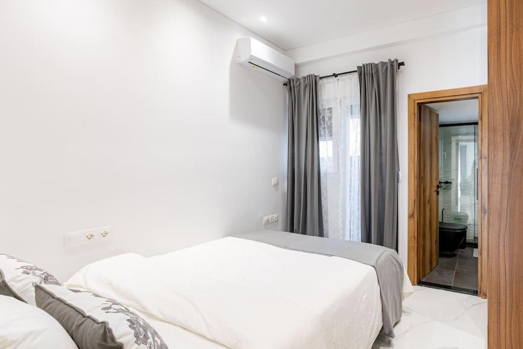Spacious And Modern Flat At Koukaki, Near Acropolis Atenas Exterior foto